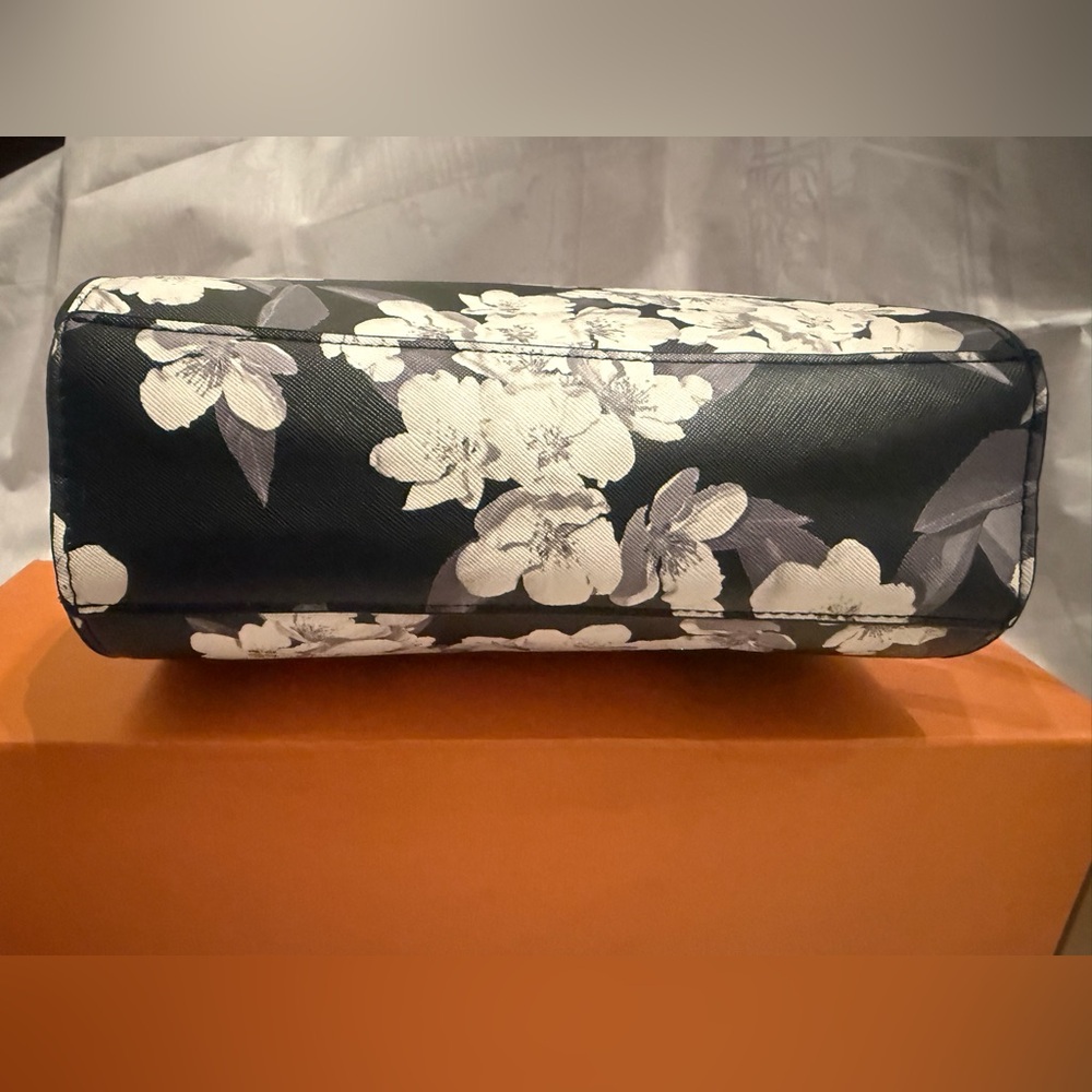 ✨ STEVE MADDEN | Moody Floral Chain Shoulder Bag (NWOT) - Picture 9 of 13